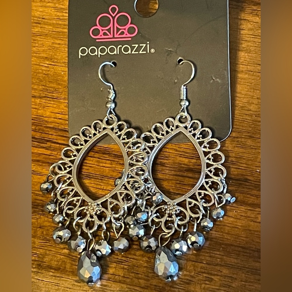 PAPARAZZI dangle earrings